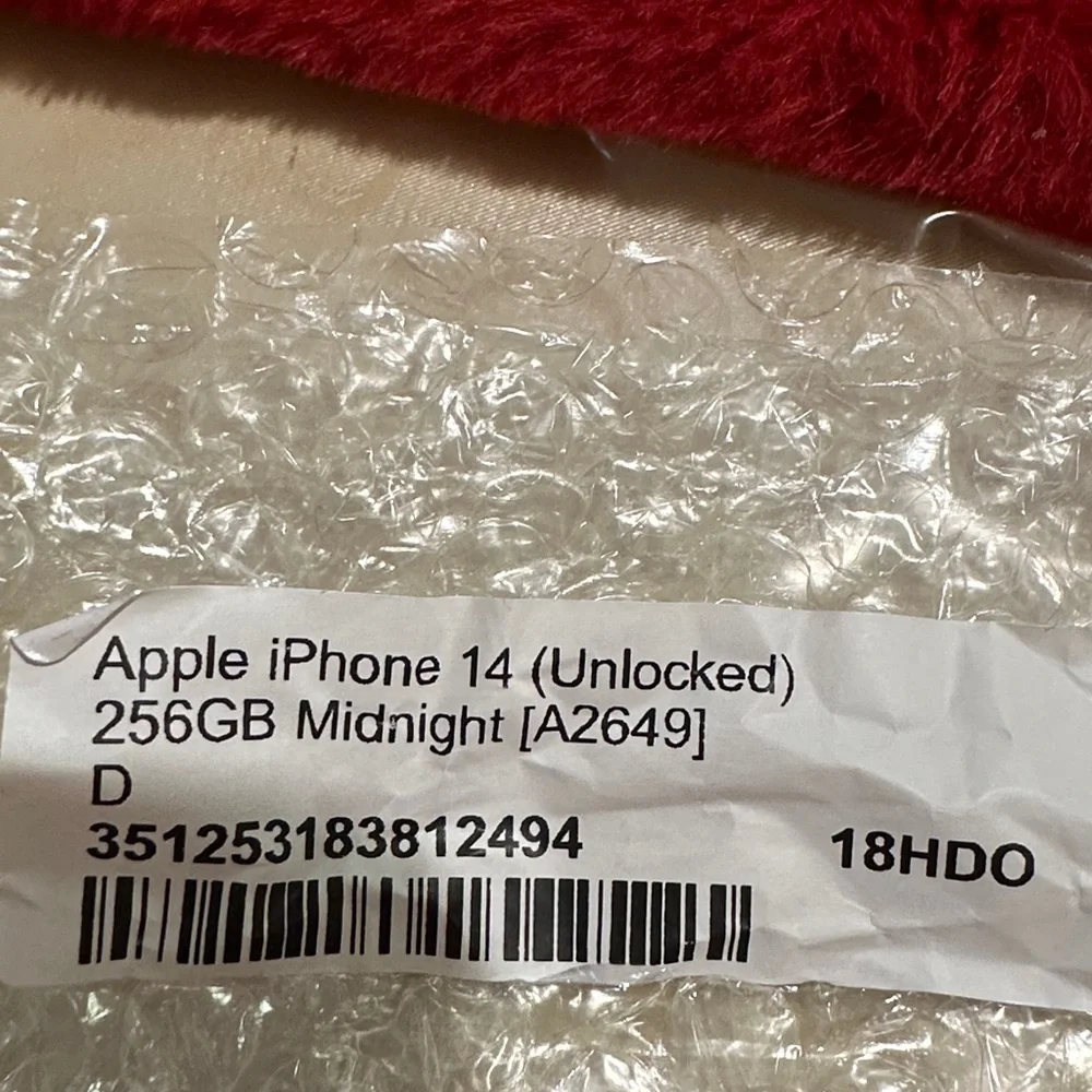 Black Smartphone with Sleek Design iPhone 14 256gb midnight bh 100%
